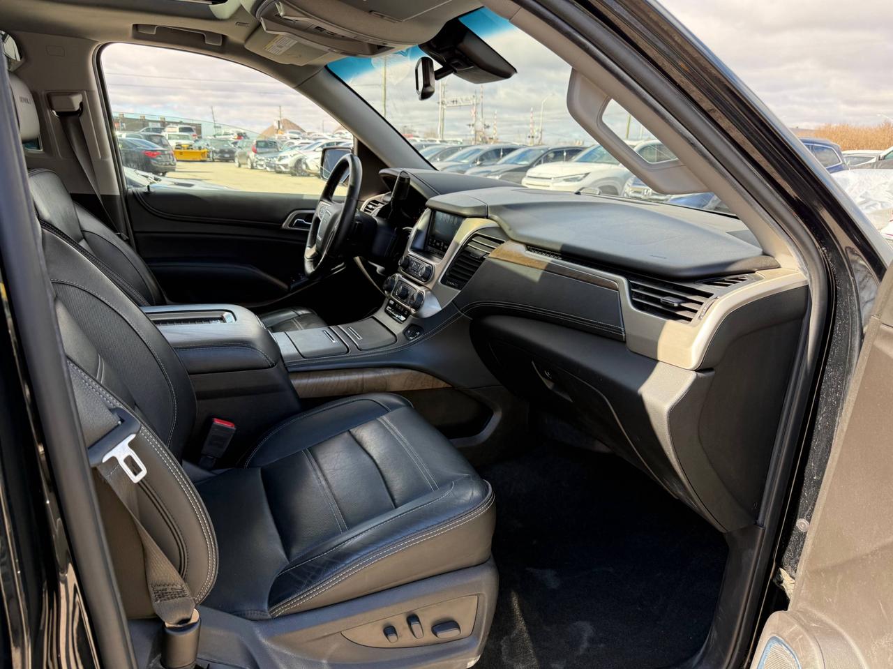 2018 GMC Yukon XL 4WD 4DR DENALI Photo