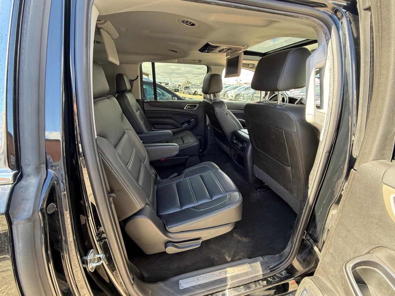 2018 GMC Yukon XL 4WD 4DR DENALI Photo