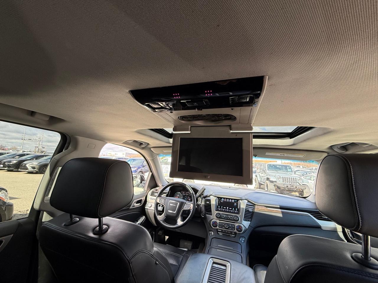 2018 GMC Yukon XL 4WD 4DR DENALI Photo