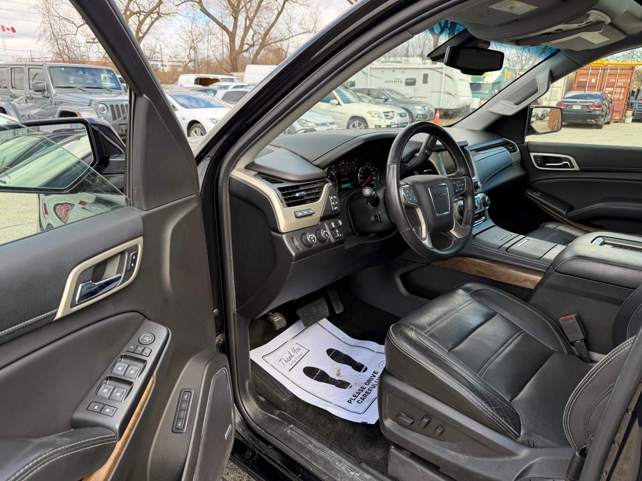 2018 GMC Yukon XL 4WD 4DR DENALI Photo