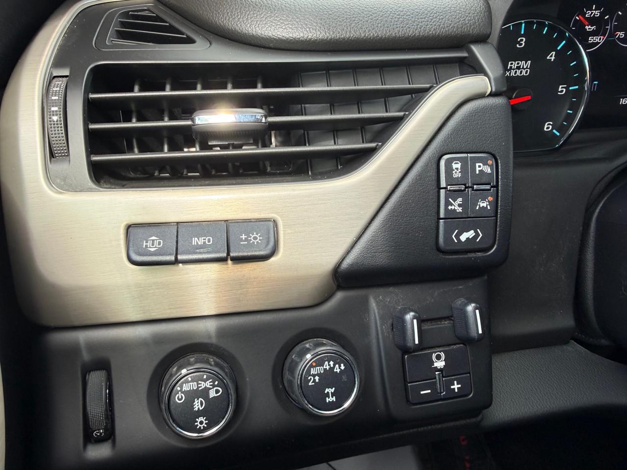 2018 GMC Yukon XL 4WD 4DR DENALI Photo