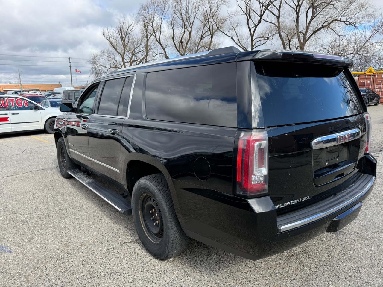 2018 GMC Yukon XL 4WD 4DR DENALI Photo