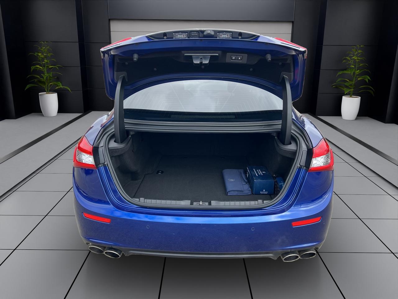 2017 Maserati Ghibli S Q4 3.0L - Navigation System - Reverse Camera !!! Photo