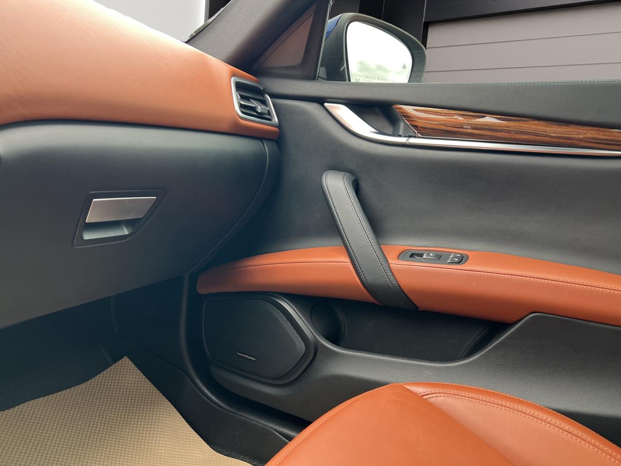 2017 Maserati Ghibli S Q4 3.0L - Navigation System - Reverse Camera !!! Photo