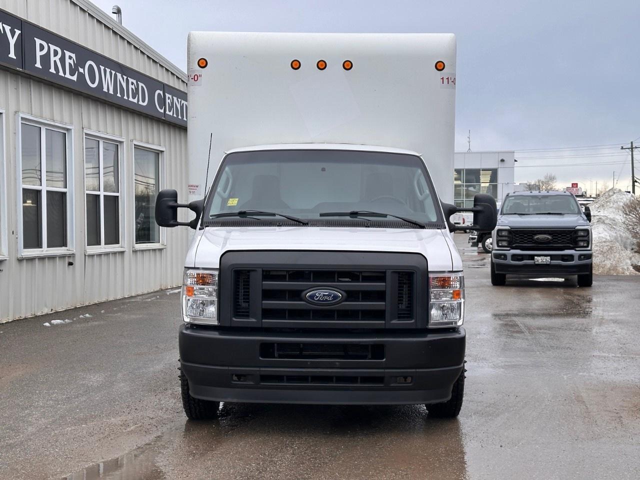 2023 Ford E-Series Cutaway E-450 DRW 176" WB Photo2