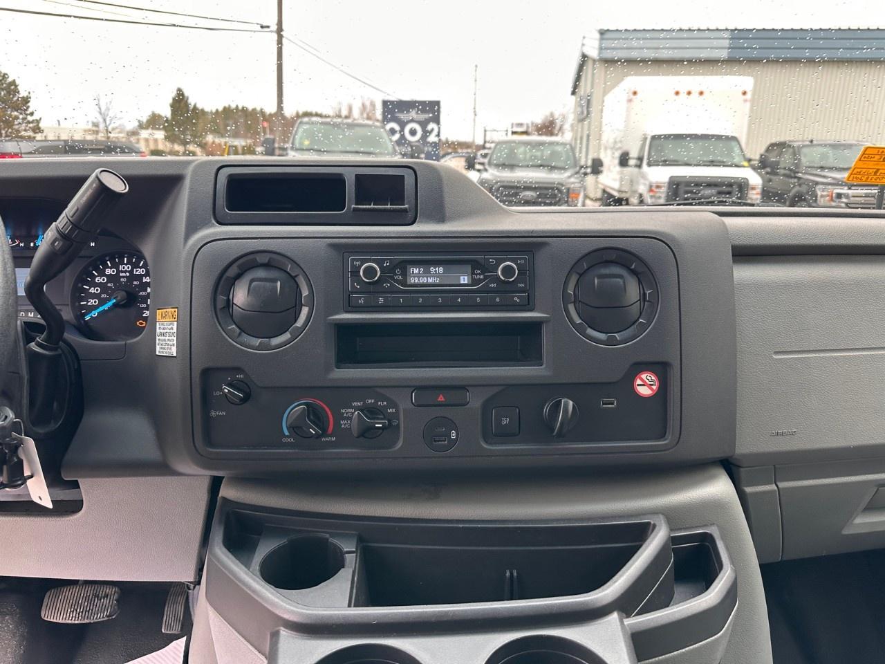 2023 Ford E-Series Cutaway E-450 DRW 176" WB Photo