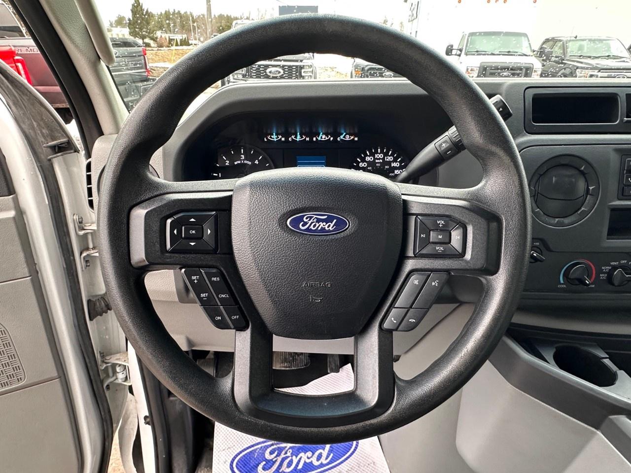 2023 Ford E-Series Cutaway E-450 DRW 176" WB Photo