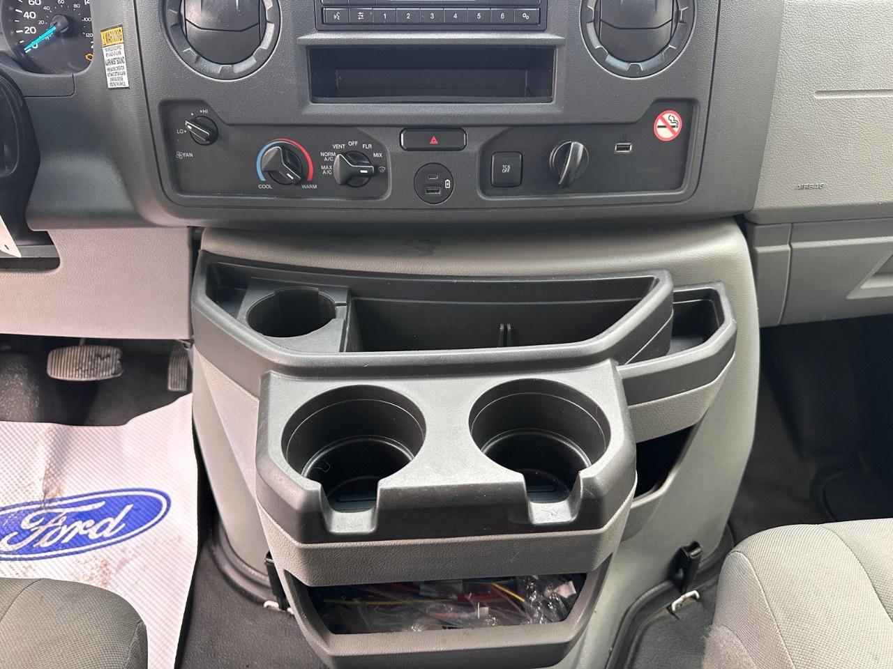 2023 Ford E-Series Cutaway E-450 DRW 176" WB Photo