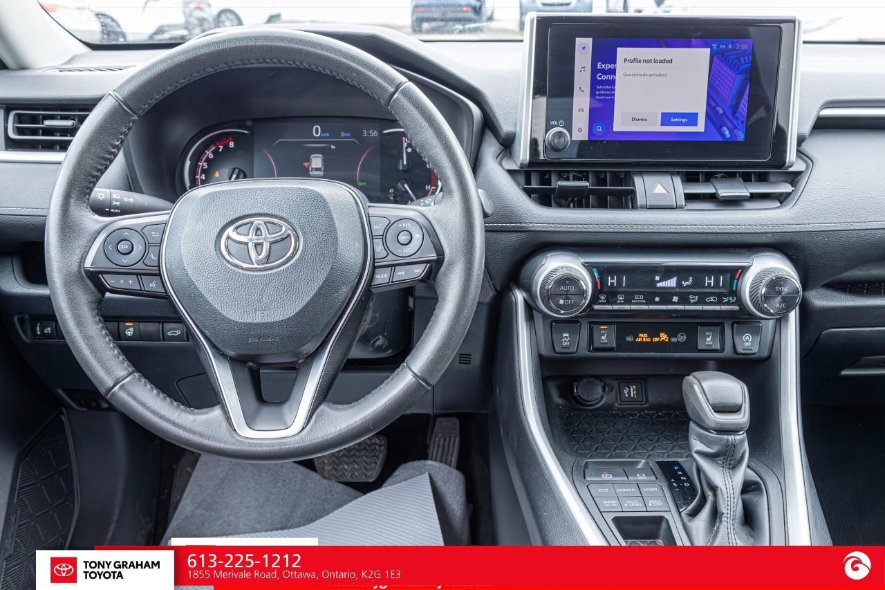 2024 Toyota RAV4 XLE Photo