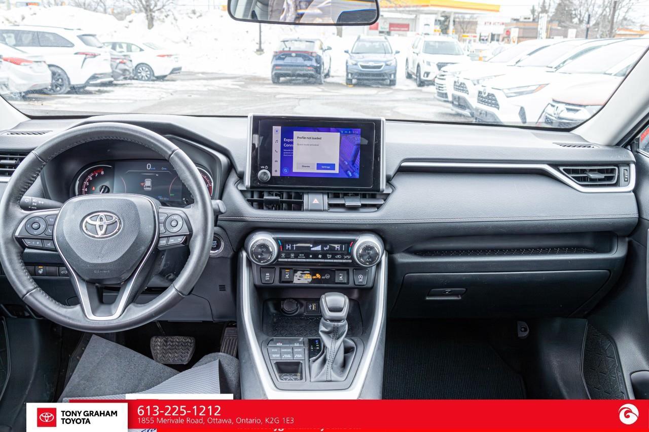 2024 Toyota RAV4 XLE Photo