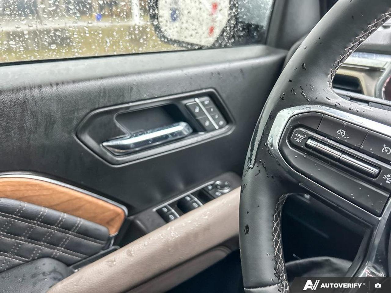 2026 GMC Canyon Denali POWER SUNROOF | 20 INCH GLOSS BLACK WHEELS | HEATE Photo