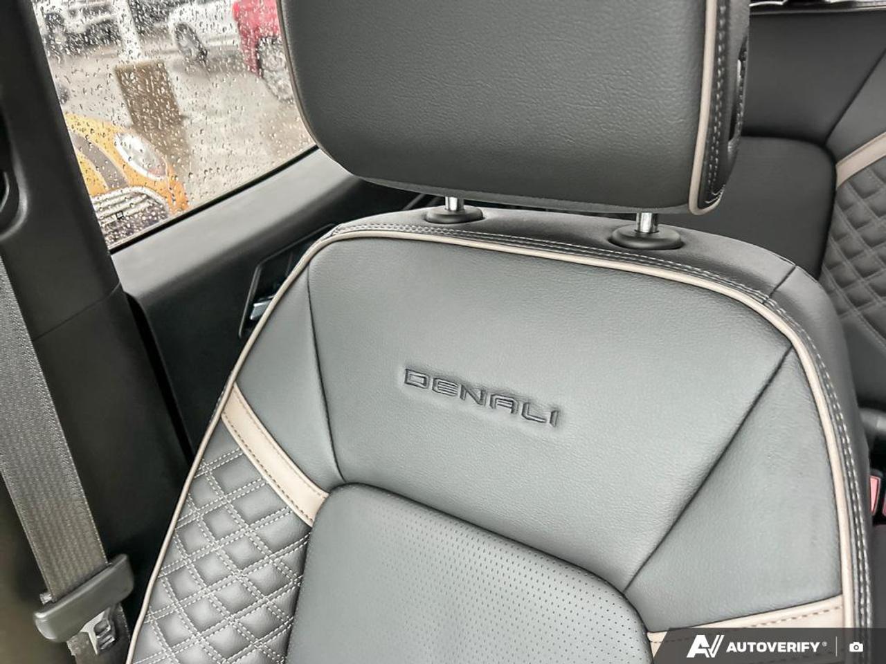 2026 GMC Canyon Denali POWER SUNROOF | 20 INCH GLOSS BLACK WHEELS | HEATE Photo