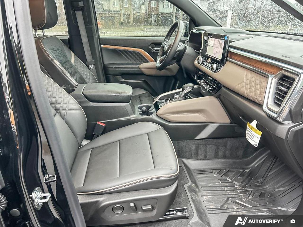 2026 GMC Canyon Denali POWER SUNROOF | 20 INCH GLOSS BLACK WHEELS | HEATE Photo