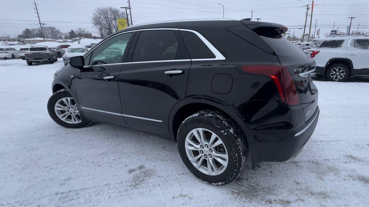 2023 Cadillac XT5 Luxury AWD, HEATED LEATHER SEATS, CRUISE CONTROL, POWER LIFTGATE, BACK UP CAM, SIRIUS XM!! Photo
