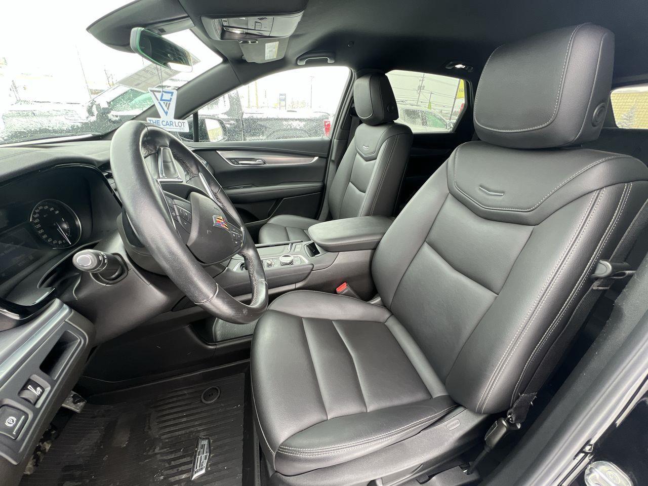 2023 Cadillac XT5 Luxury AWD, HEATED LEATHER SEATS, CRUISE CONTROL, POWER LIFTGATE, BACK UP CAM, SIRIUS XM!! Photo