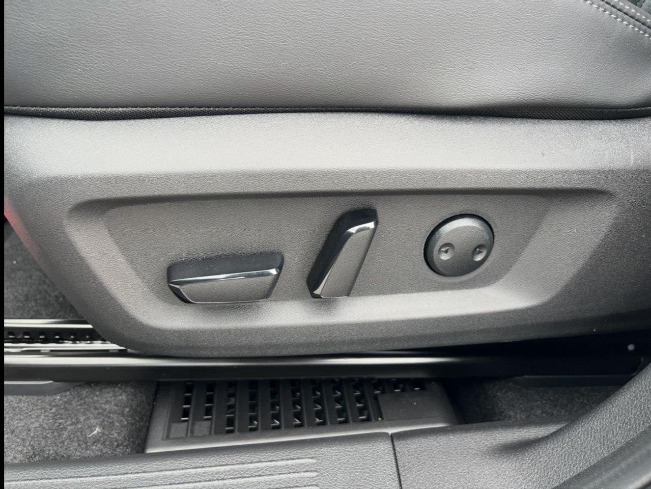 2026 Nissan Rogue AWD Platinum Photo