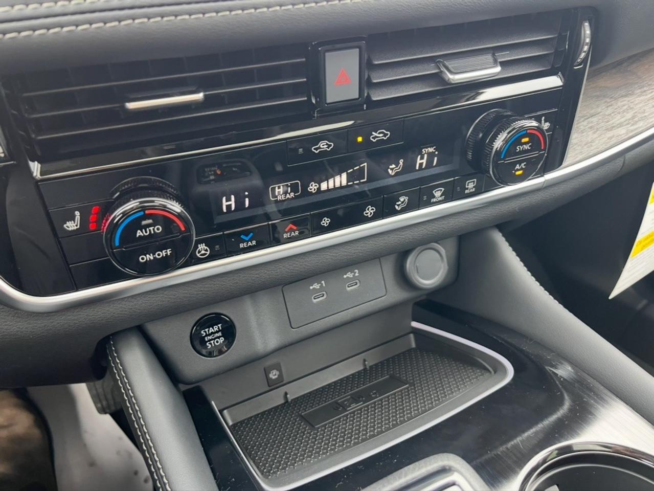 2026 Nissan Rogue AWD Platinum Photo