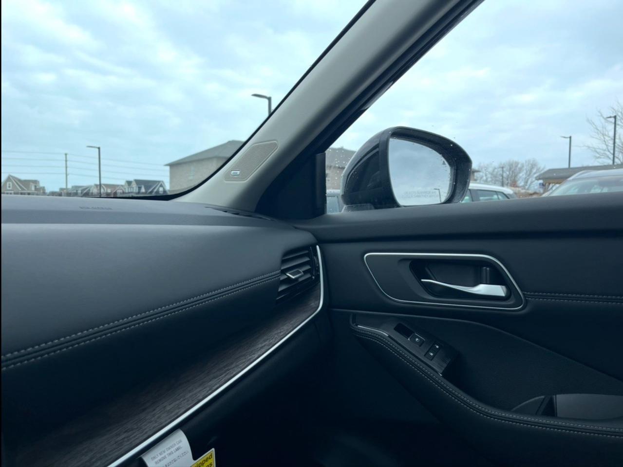 2026 Nissan Rogue AWD Platinum Photo