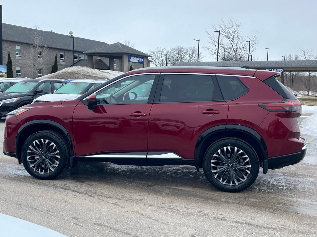 2026 Nissan Rogue AWD Platinum Photo4