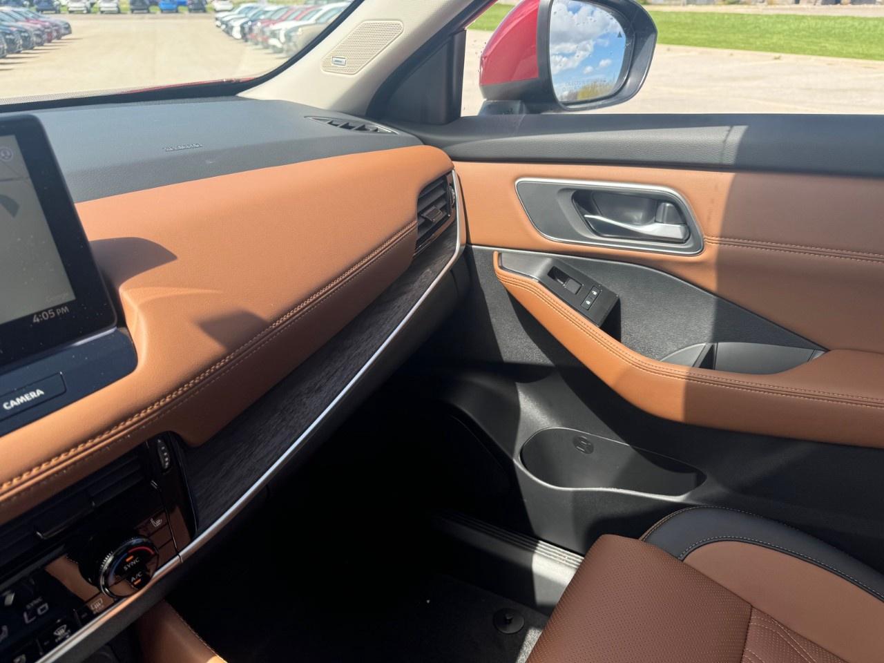 2026 Nissan Rogue AWD Platinum Photo