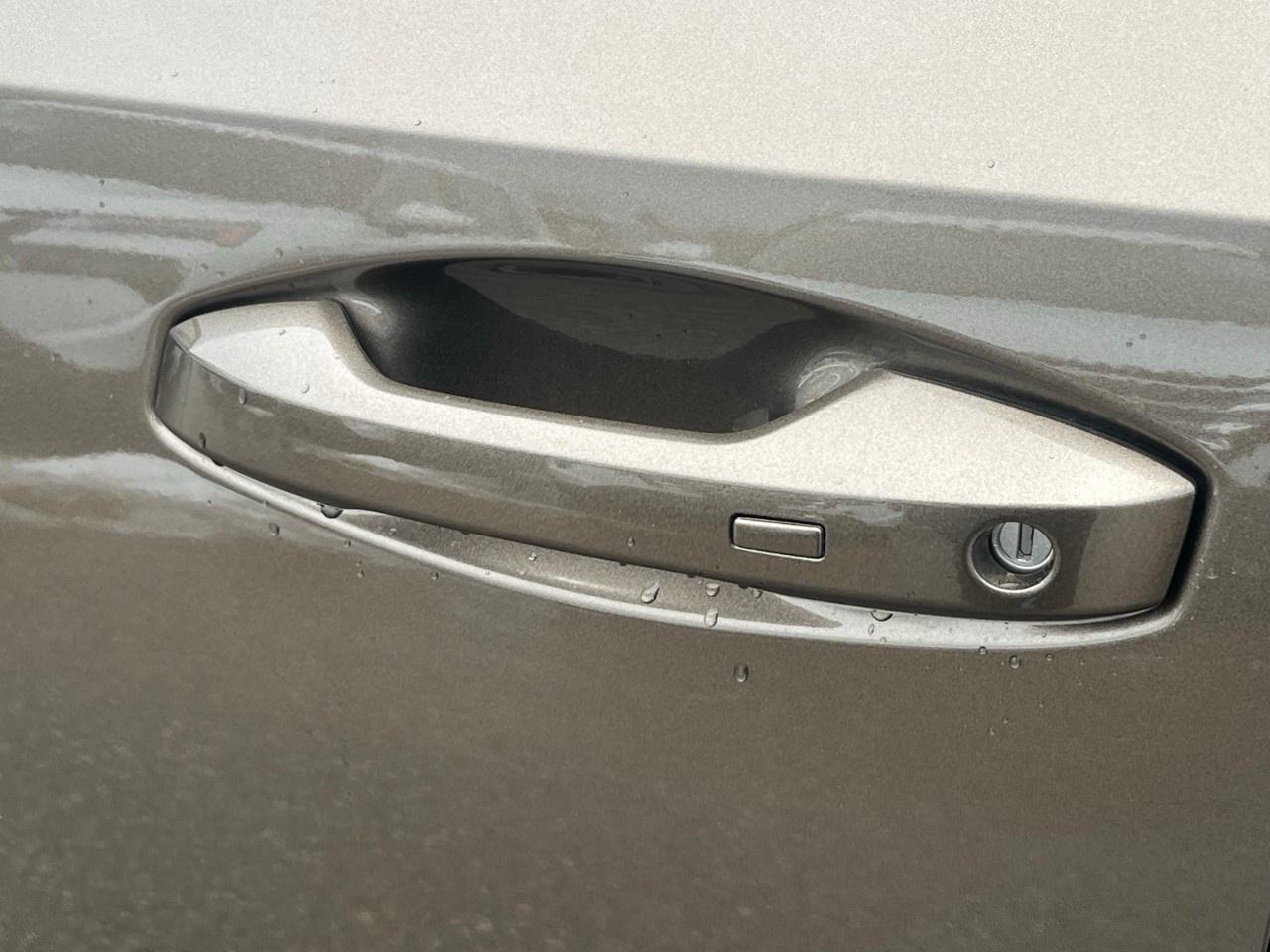 2026 Nissan Kicks SR AWD Photo