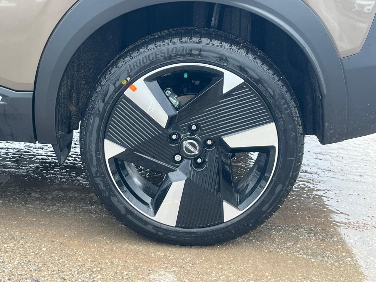 2026 Nissan Kicks SR AWD Photo