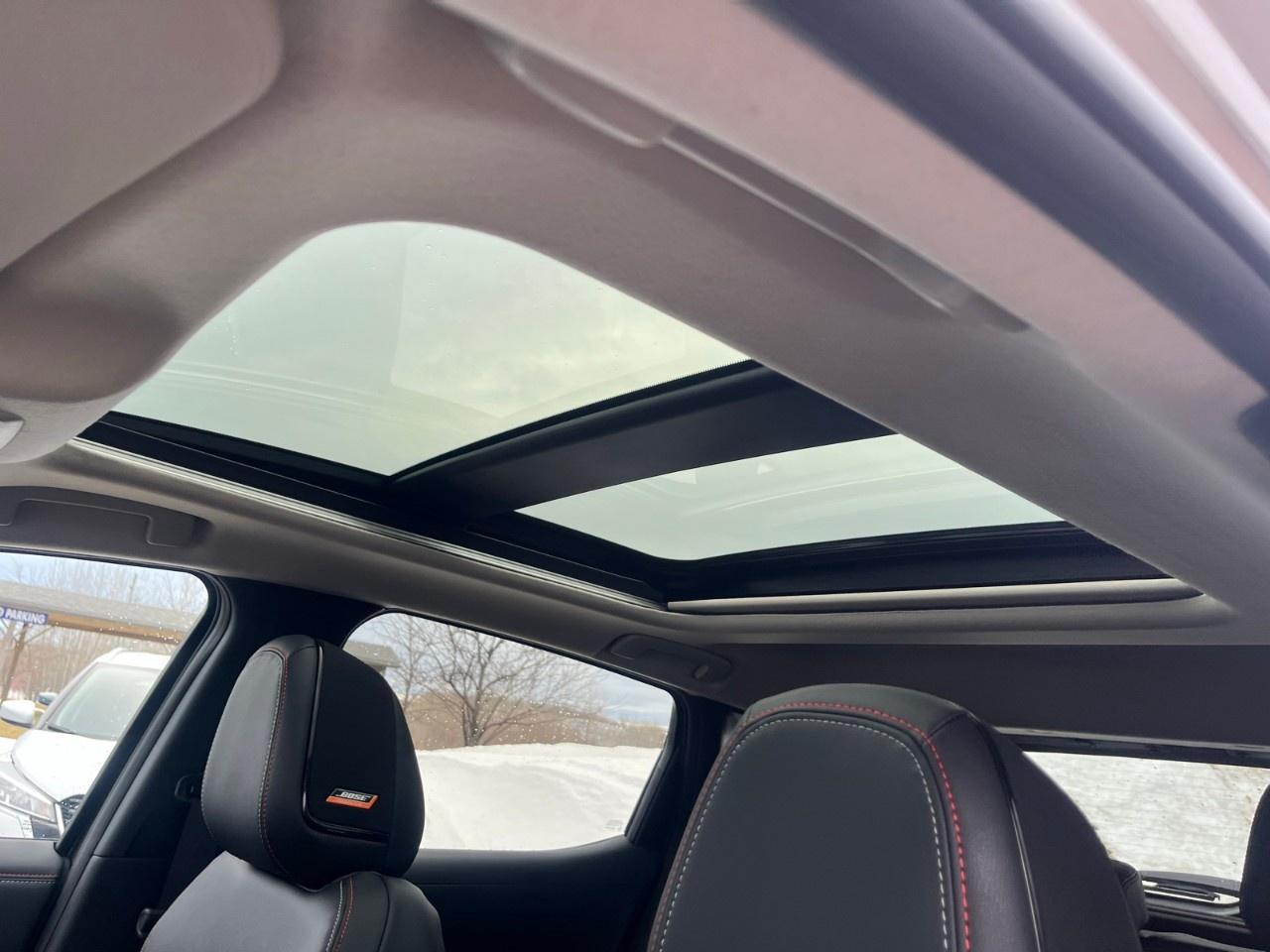 2026 Nissan Kicks SR AWD Photo