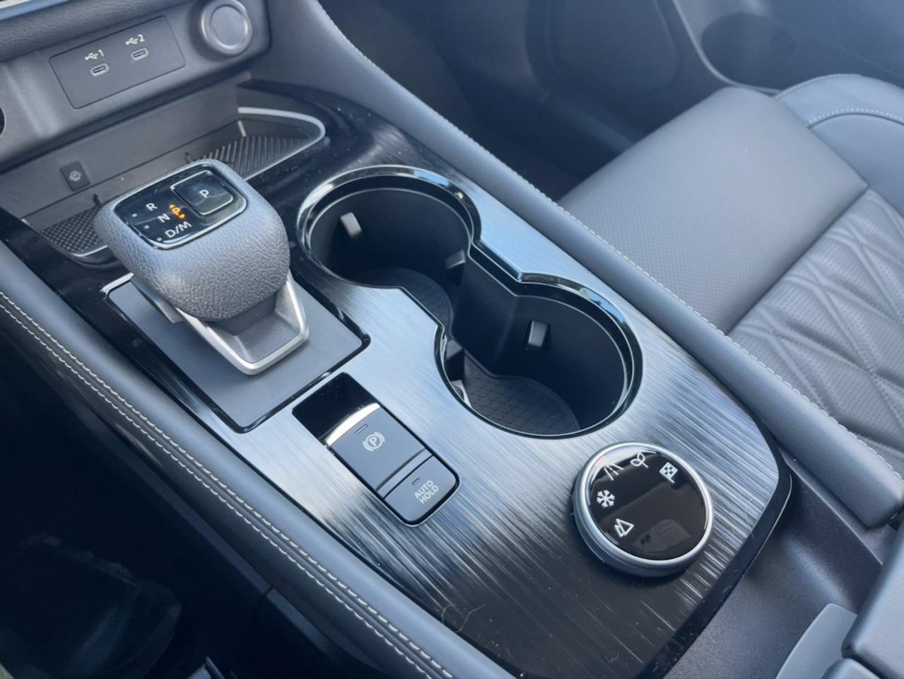 2026 Nissan Rogue AWD Platinum Photo