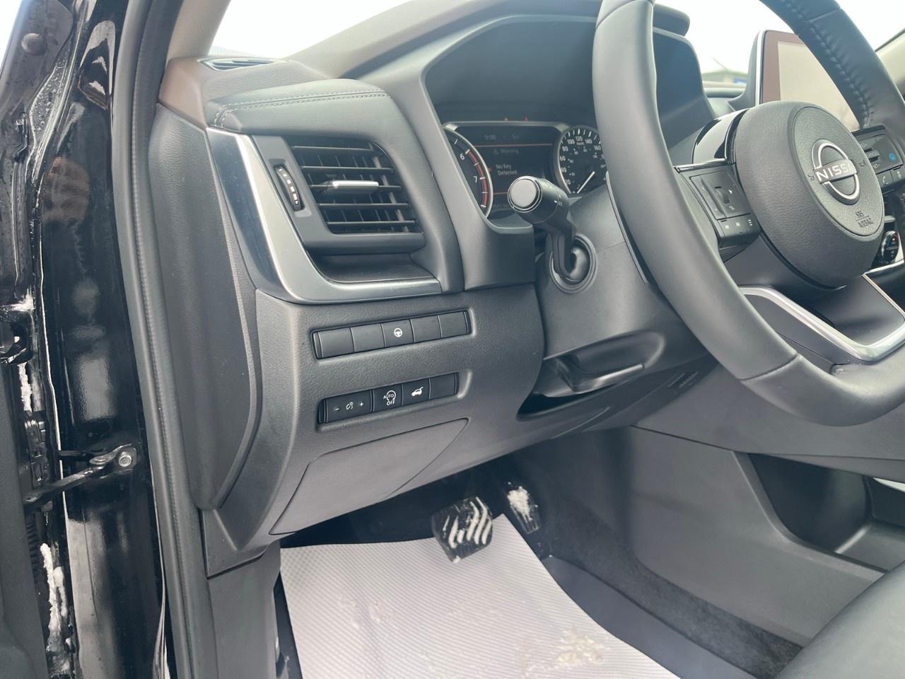 2023 Nissan Rogue Midnight Edition Photo