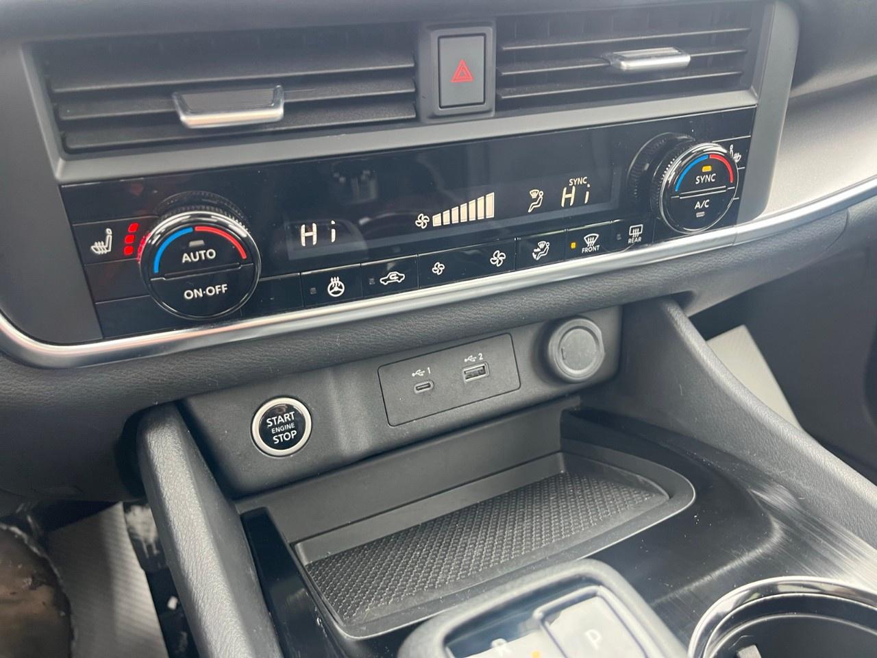 2023 Nissan Rogue Midnight Edition Photo