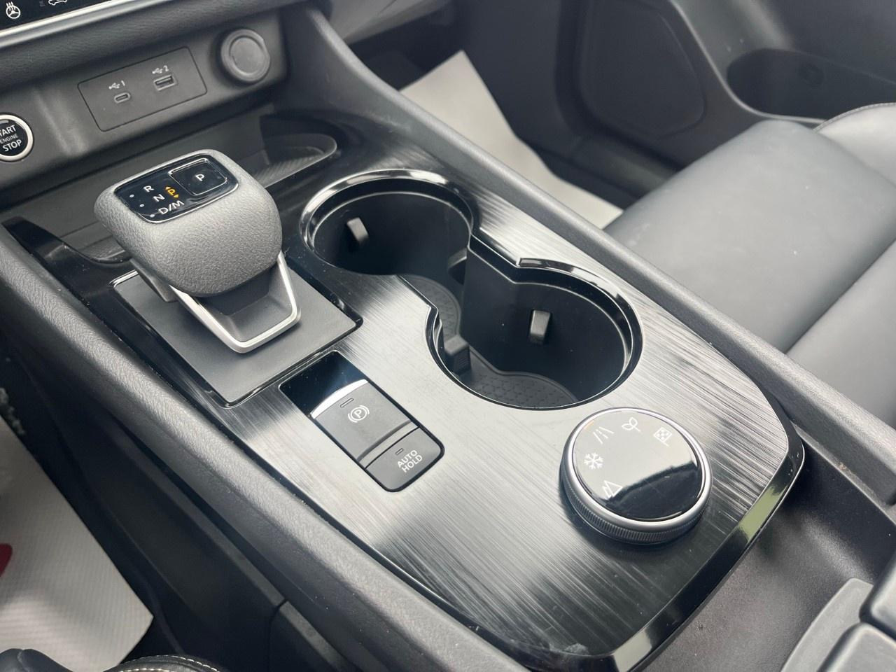 2023 Nissan Rogue Midnight Edition Photo