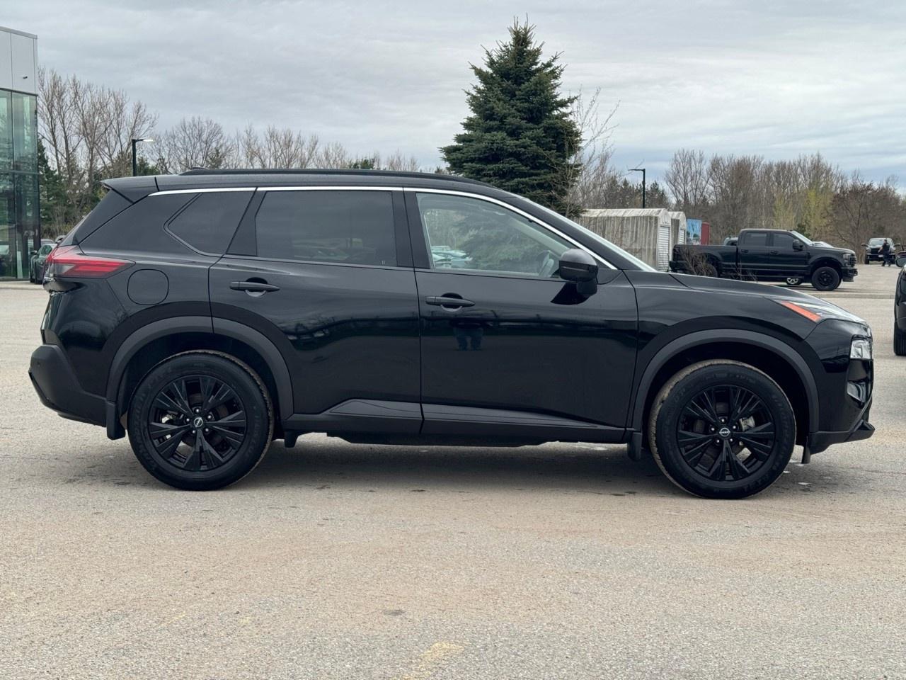 2023 Nissan Rogue Midnight Edition Photo