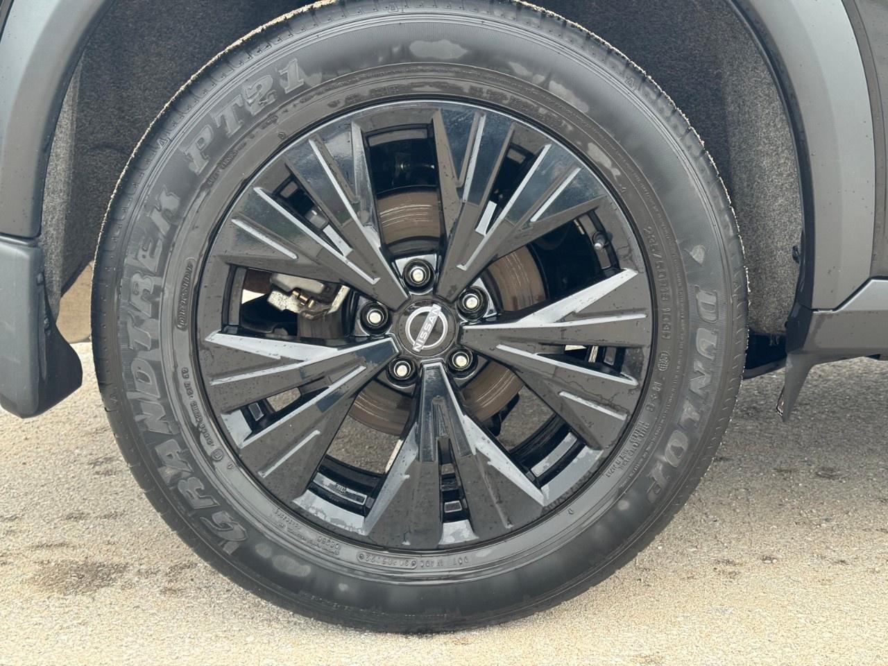 2023 Nissan Rogue Midnight Edition Photo