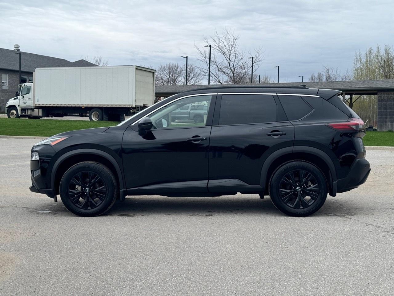 2023 Nissan Rogue Midnight Edition Photo