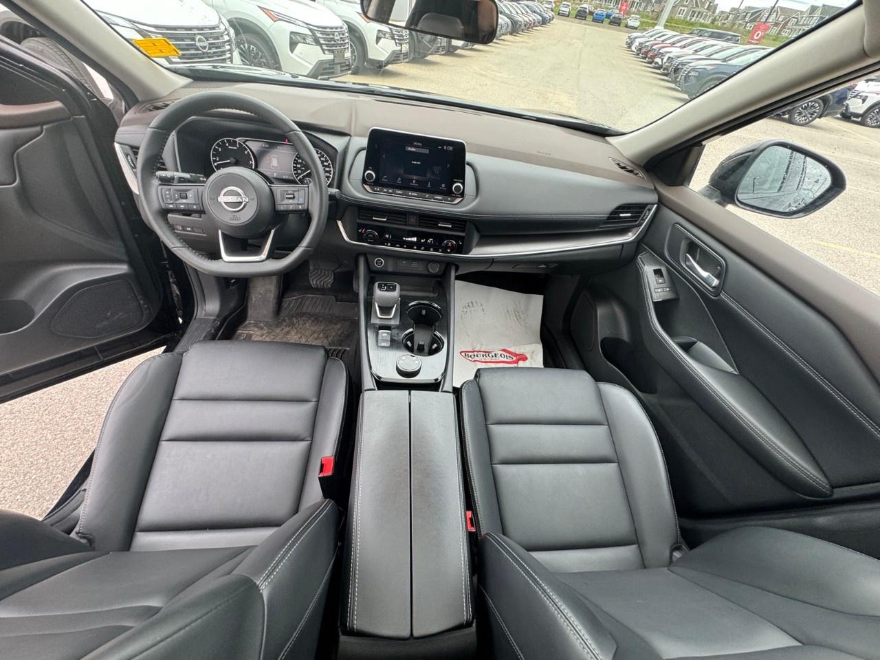 2023 Nissan Rogue Midnight Edition Photo
