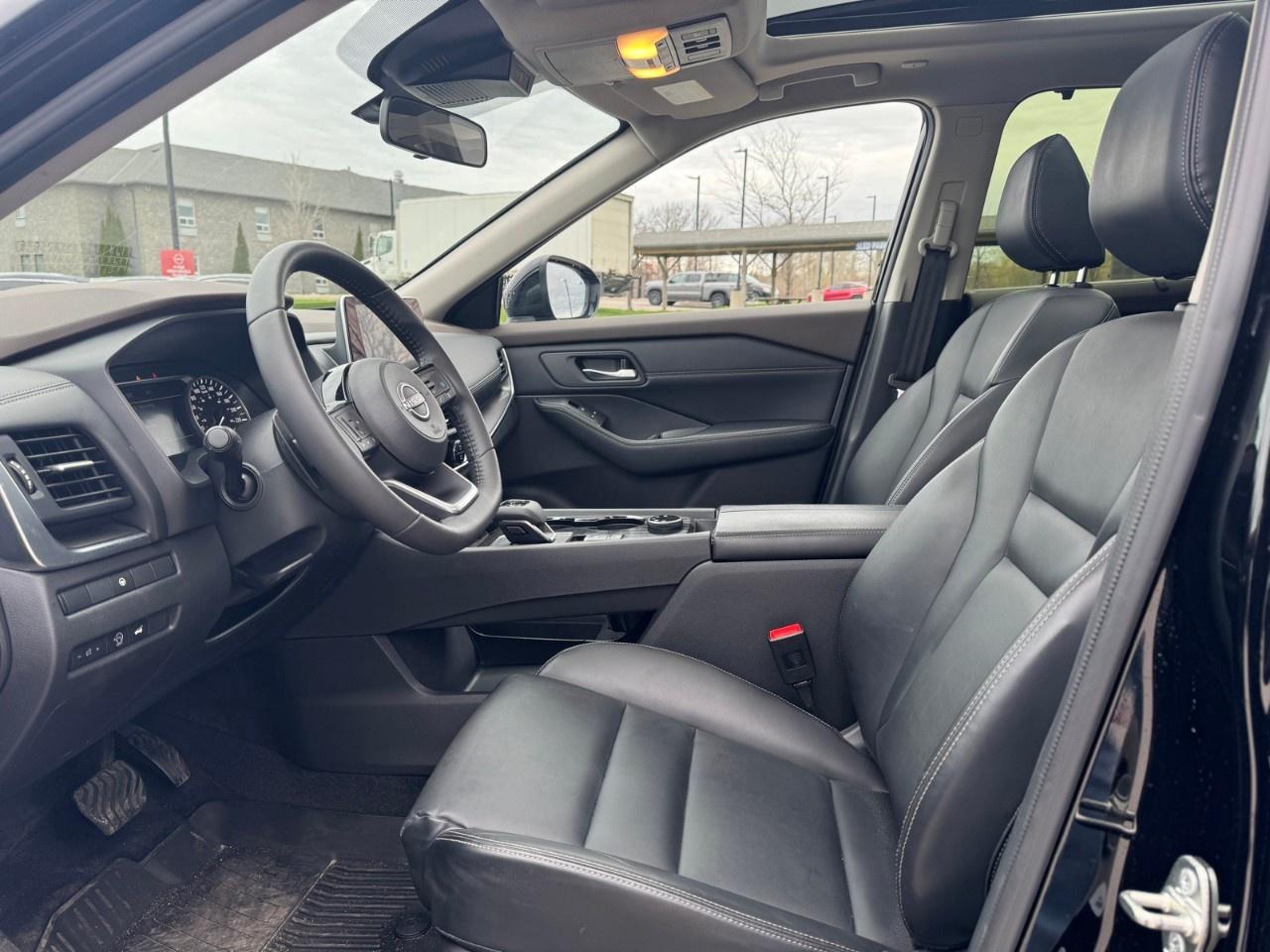 2023 Nissan Rogue Midnight Edition Photo