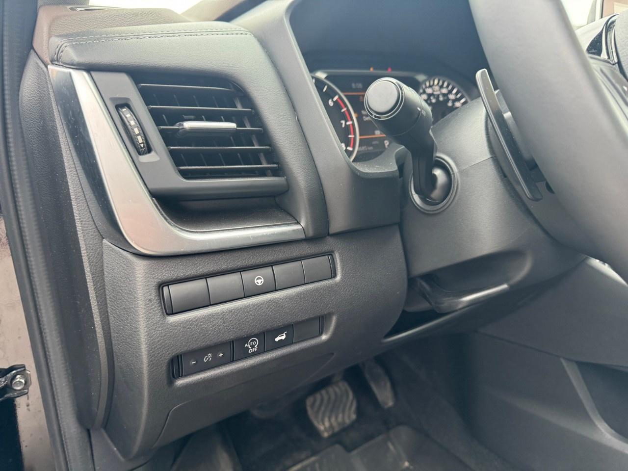 2023 Nissan Rogue Midnight Edition Photo