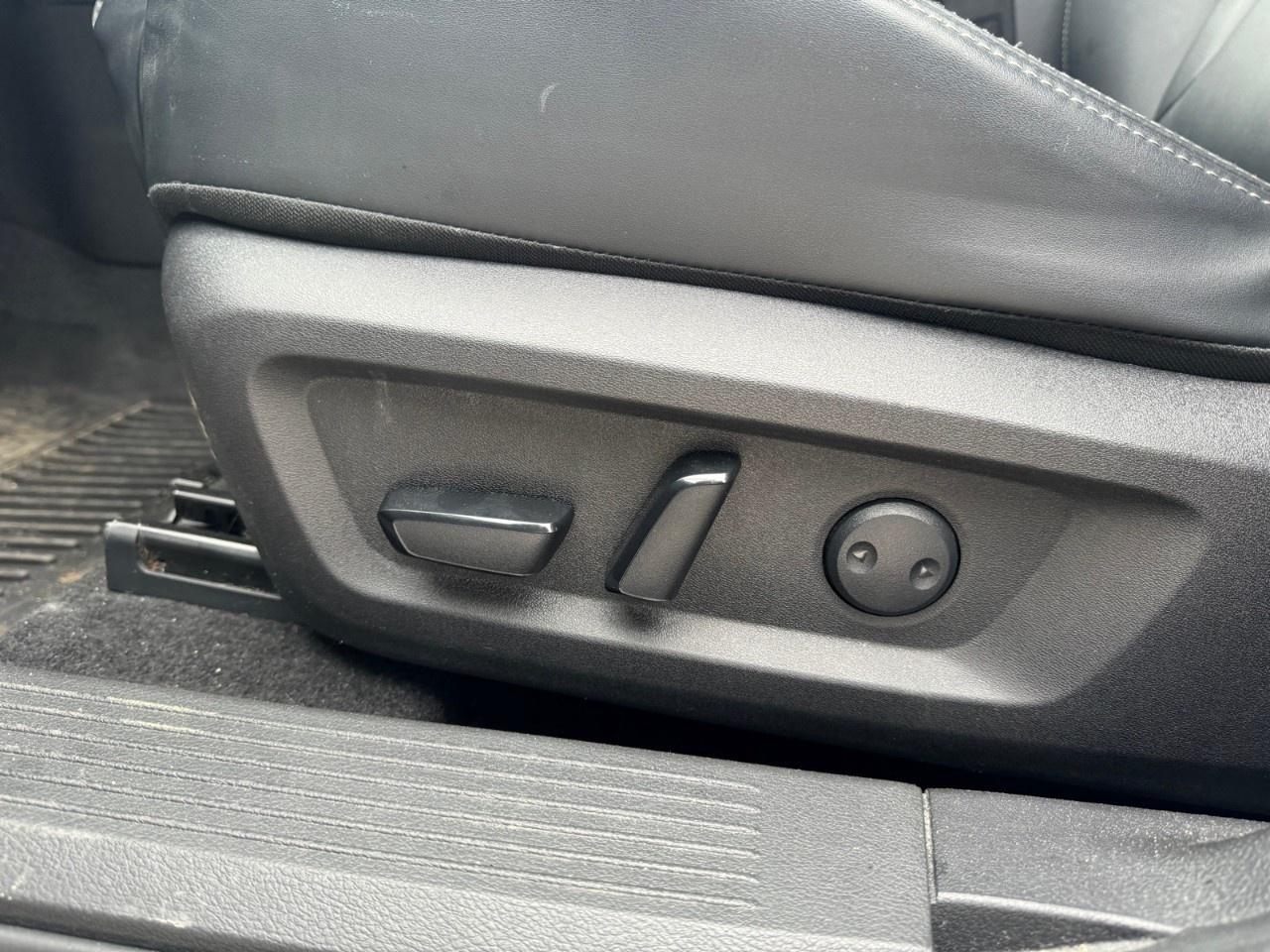 2023 Nissan Rogue Midnight Edition Photo