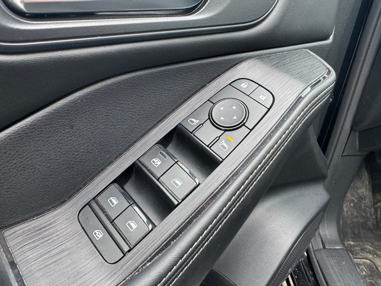 2023 Nissan Rogue Midnight Edition Photo
