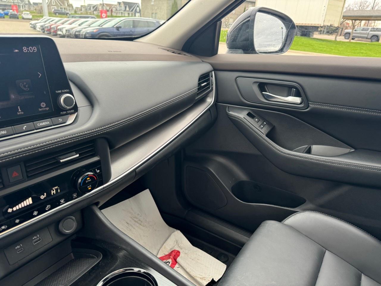 2023 Nissan Rogue Midnight Edition Photo