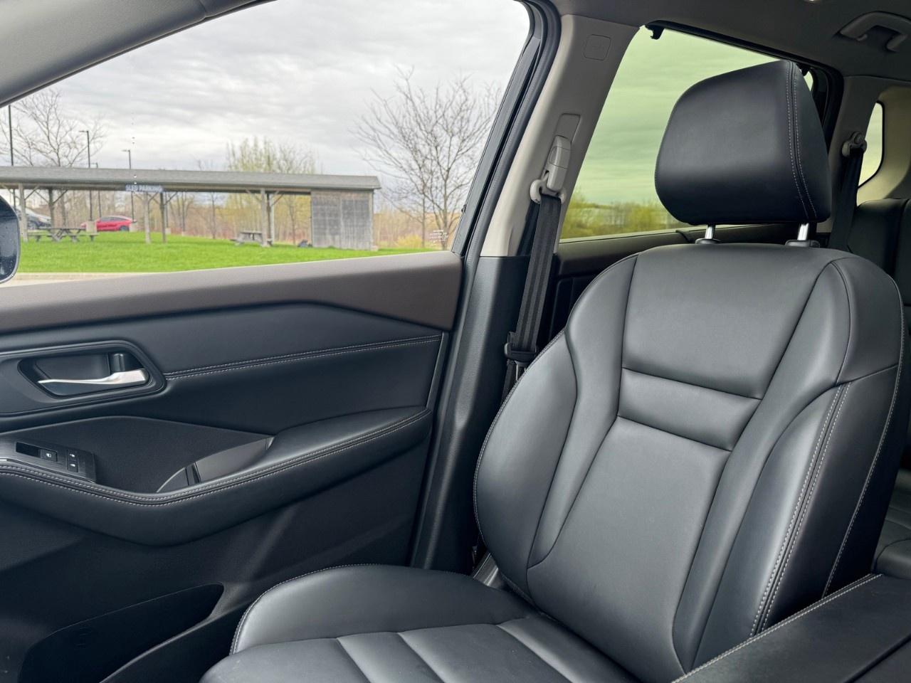 2023 Nissan Rogue Midnight Edition Photo