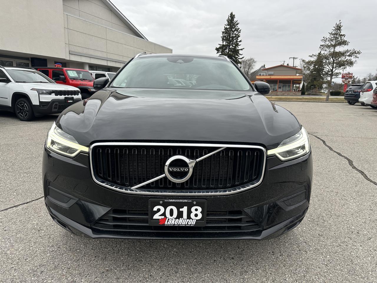 2018 Volvo XC60 Momentum Photo