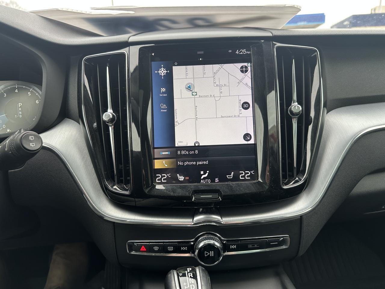 2018 Volvo XC60 Momentum Photo