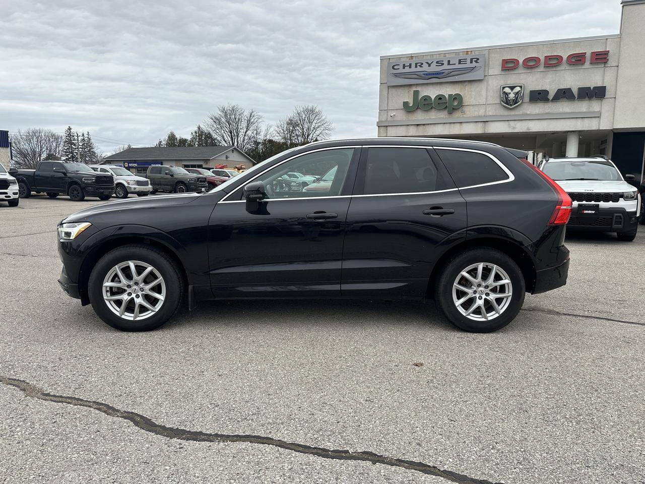 2018 Volvo XC60 Momentum Photo