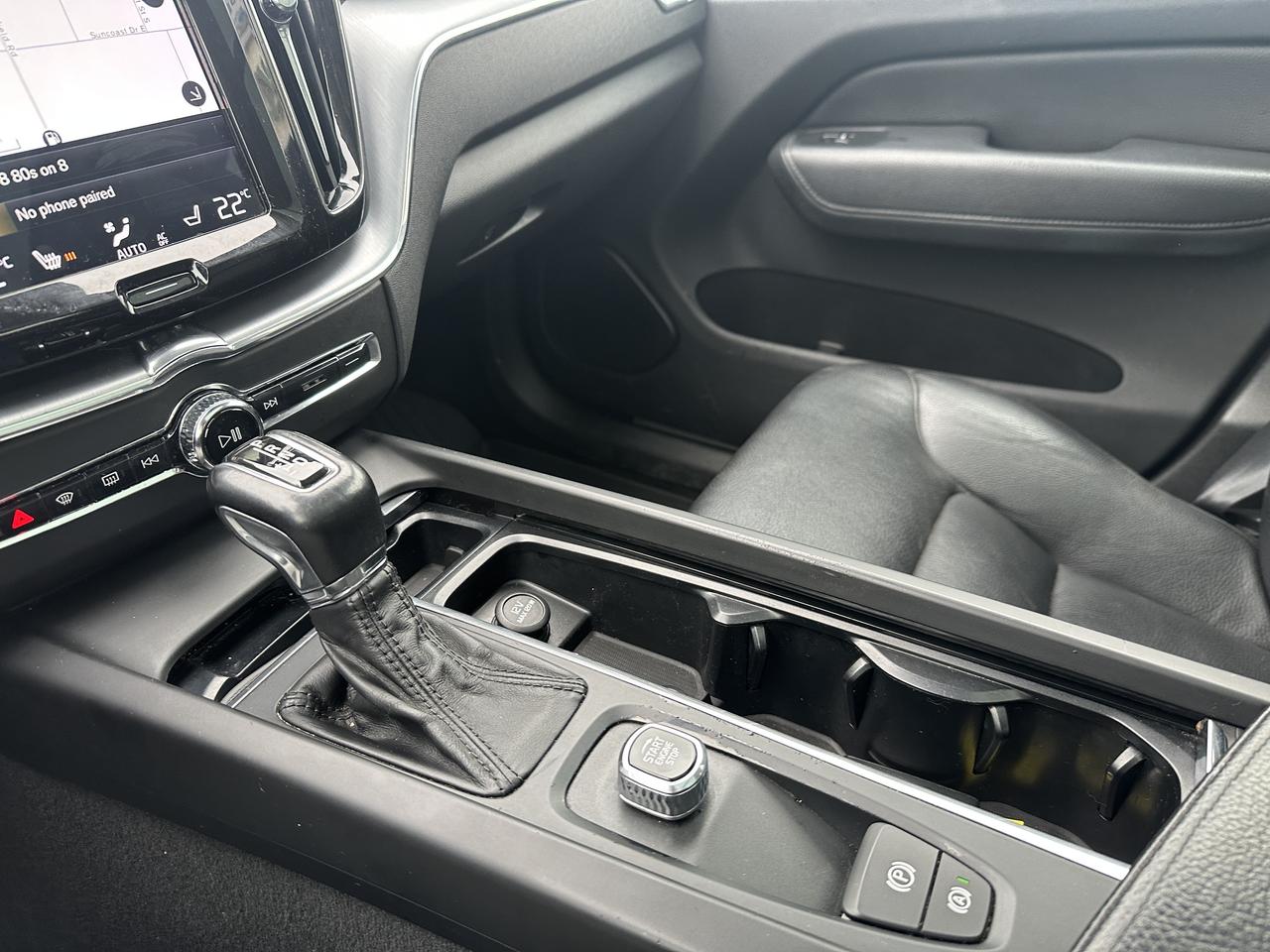 2018 Volvo XC60 Momentum Photo