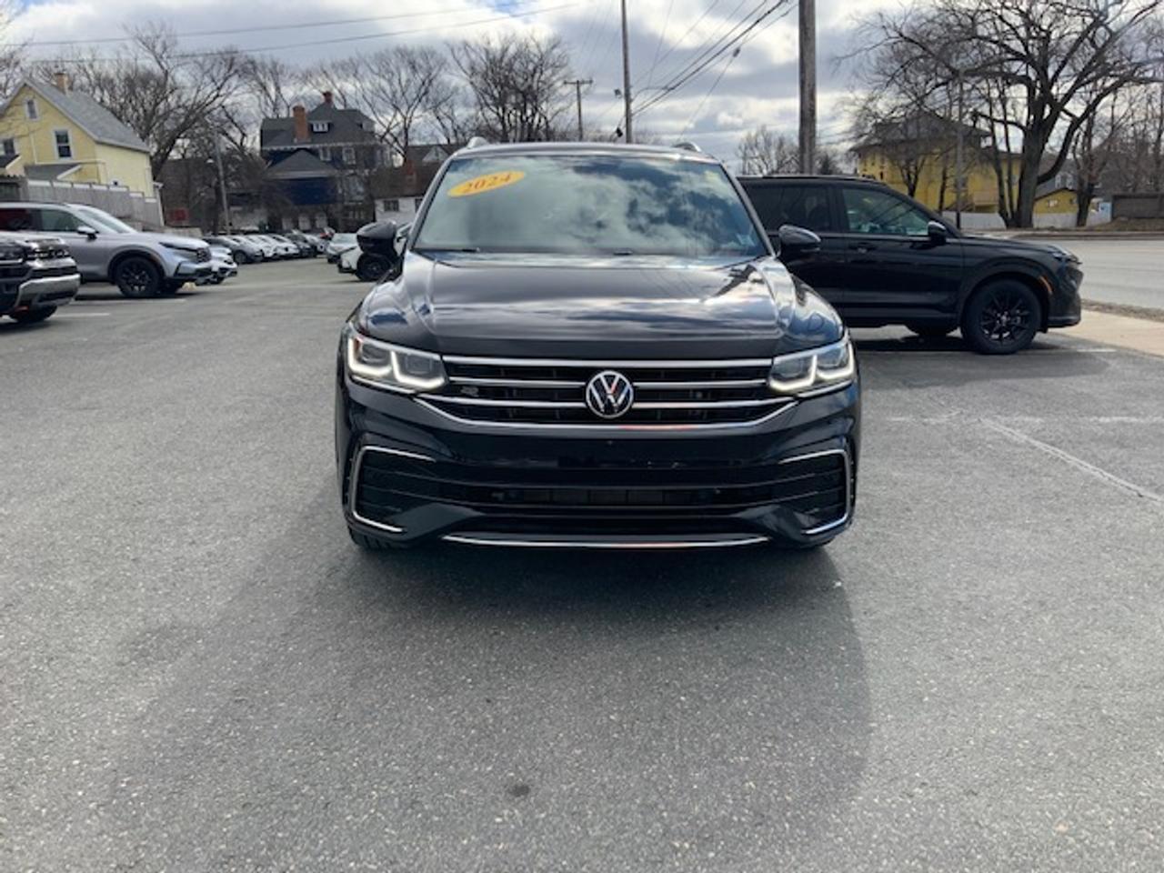2024 Volkswagen Tiguan Highline R-line Photo2