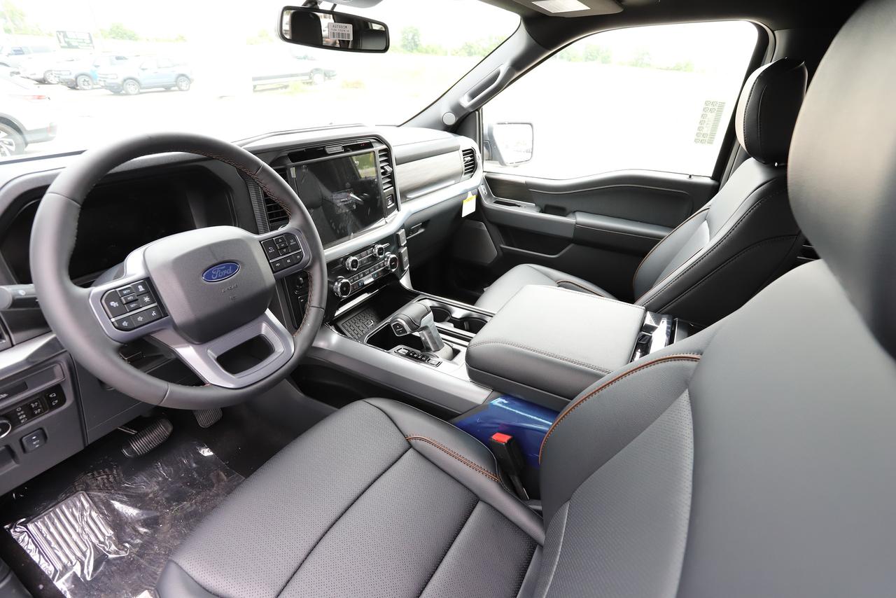 2026 Ford F-150 Lariat 4WD SuperCrew 5.5' Box Photo1