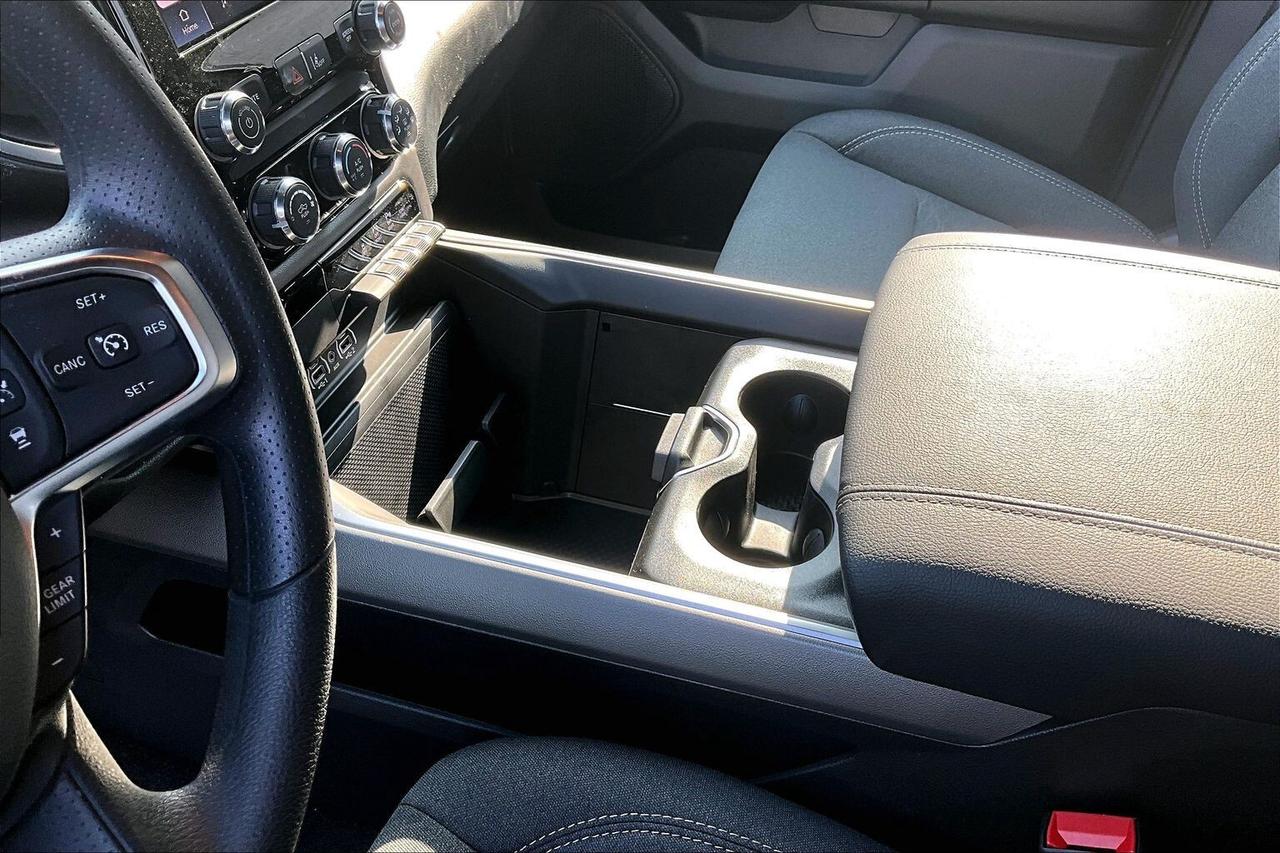 2026 RAM 1500 EXPRESS | Blackout | 8.4" TOUCHSCREEN | 4X4 Photo