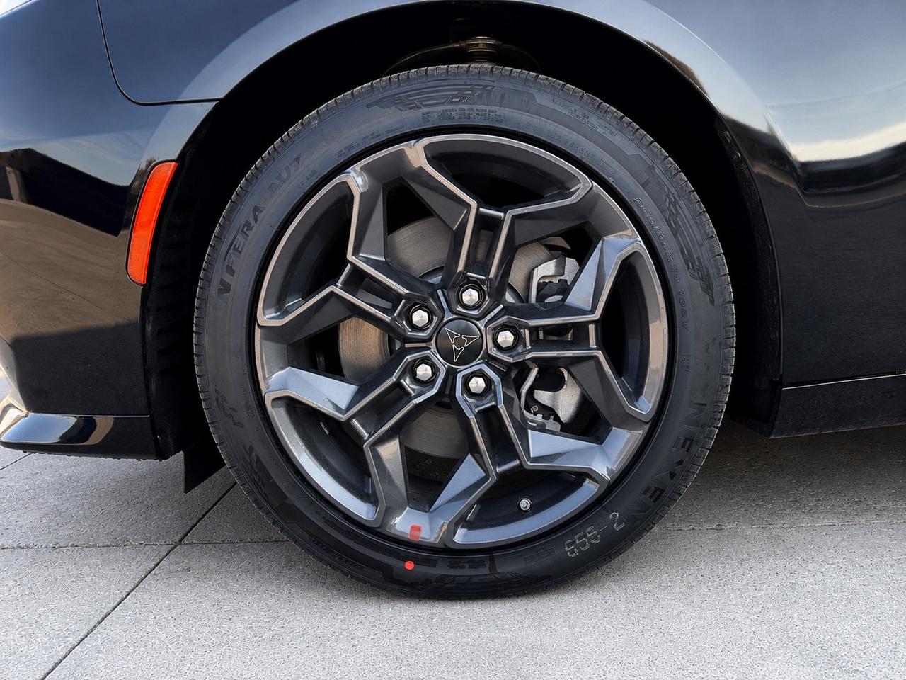 2026 Dodge Charger RT 2DR AWD | 10" Touchscreen | Blacktop | 420HP Photo4