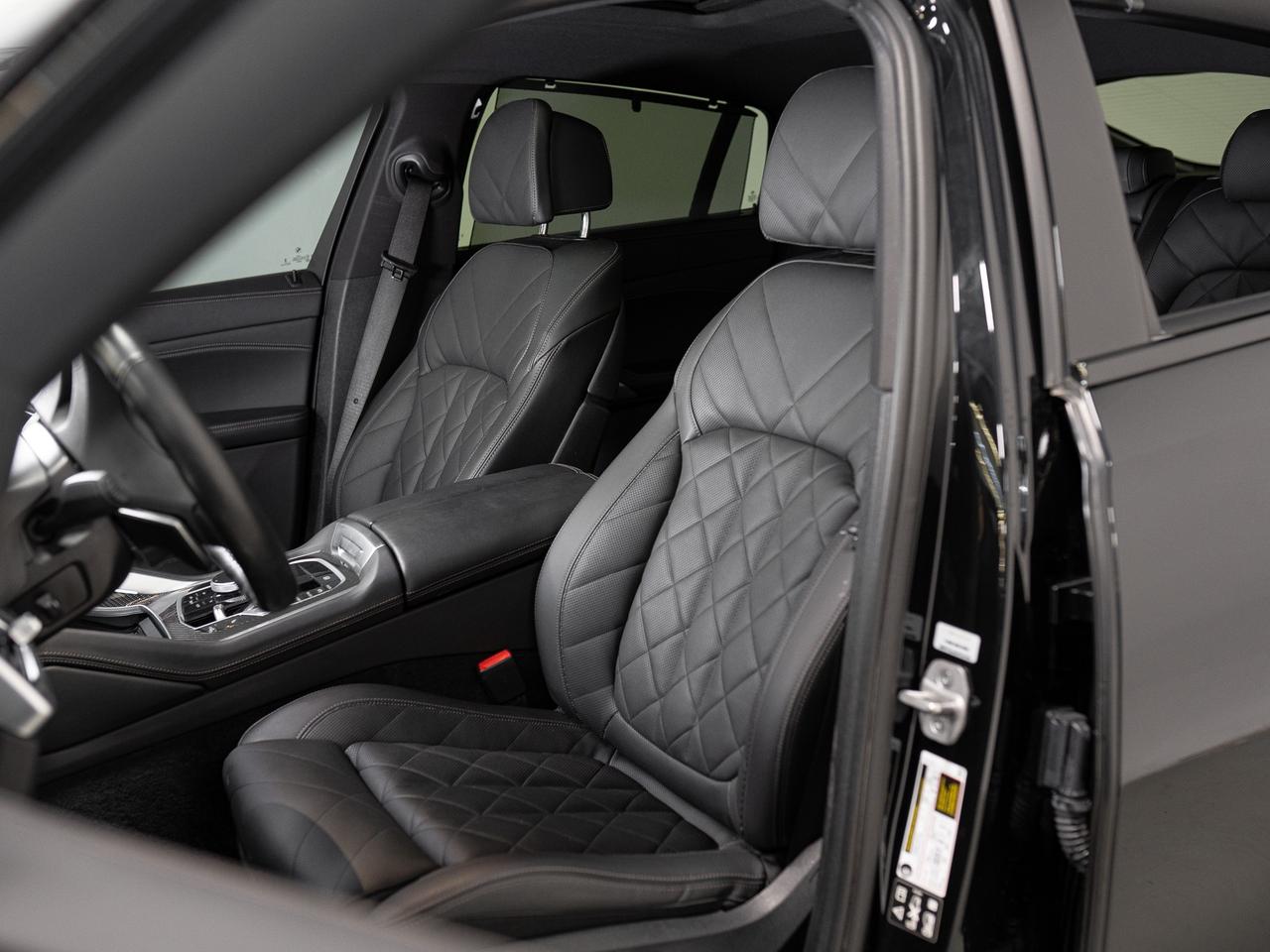 2025 BMW X6 XDRIVE40I | M-SPORT PRO | PREMIUM ENHANCED | 22 IN Photo